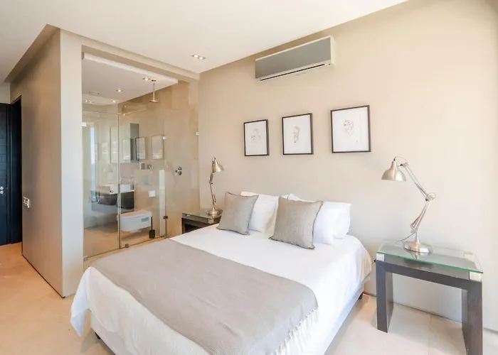 Azamara Luxury Villa - Camps Bay